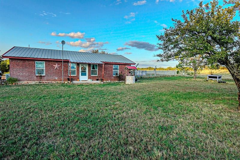 7001 Highway 6, De Leon TX 76444