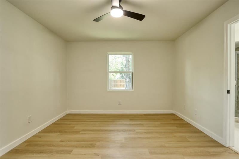 729 Oakwood Avenue, Hurst TX 76053 - Photo 27