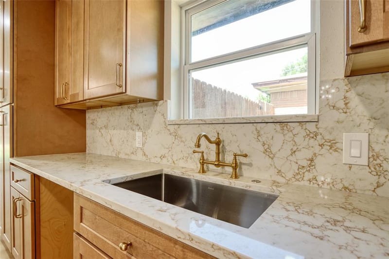 729 Oakwood Avenue, Hurst TX 76053 - Photo 13