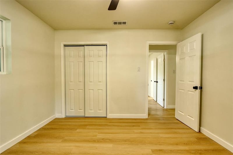 729 Oakwood Avenue, Hurst TX 76053 - Photo 17