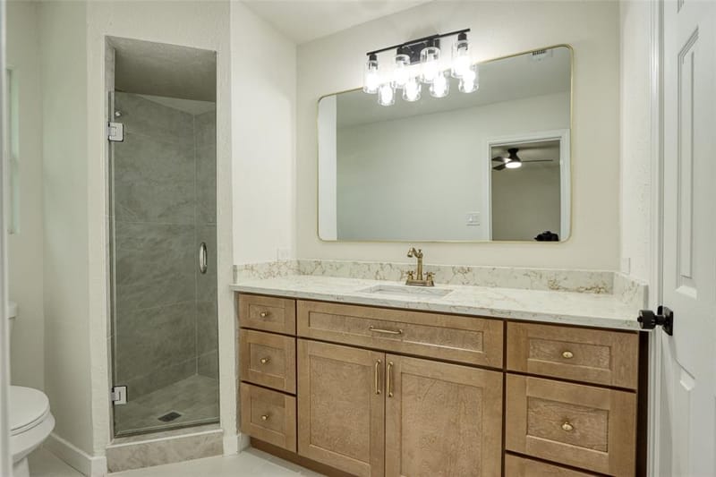 729 Oakwood Avenue, Hurst TX 76053 - Photo 26
