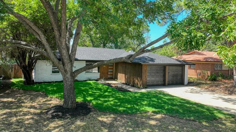 729 Oakwood Avenue, Hurst TX 76053 - Photo 36