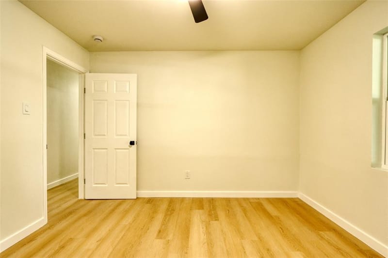 729 Oakwood Avenue, Hurst TX 76053 - Photo 28