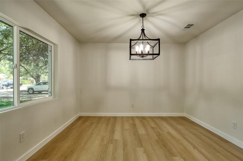 729 Oakwood Avenue, Hurst TX 76053 - Photo 5