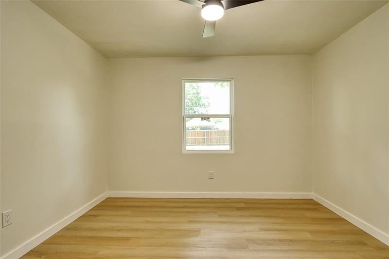 729 Oakwood Avenue, Hurst TX 76053 - Photo 20