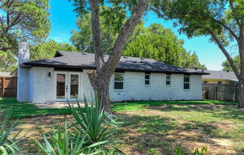 729 Oakwood Avenue, Hurst TX 76053 - Photo 33