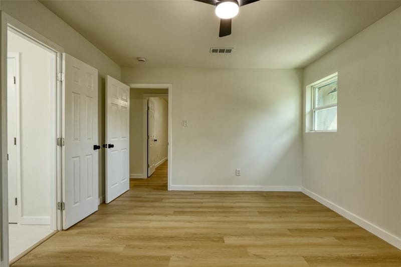 729 Oakwood Avenue, Hurst TX 76053 - Photo 15