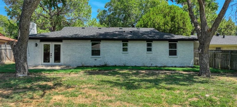 729 Oakwood Avenue, Hurst TX 76053 - Photo 35