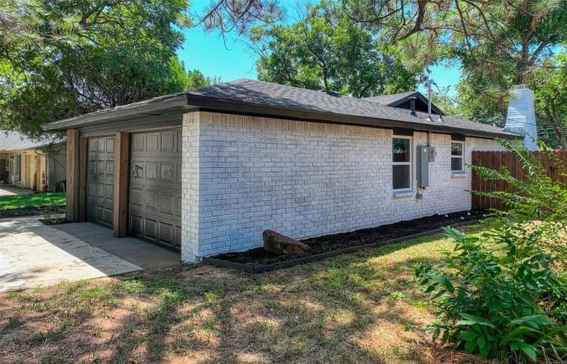 729 Oakwood Avenue, Hurst TX 76053 - Photo 39