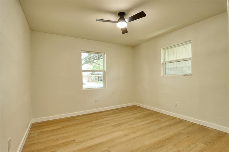 729 Oakwood Avenue, Hurst TX 76053 - Photo 29