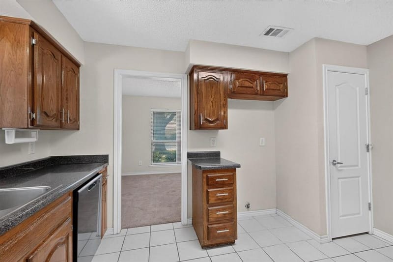 2009 Glencrest Lane, Garland TX 75040 - Photo 10