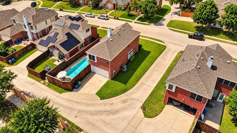 1402 Stone Canyon Way, Lewisville TX 75067 - Photo 6