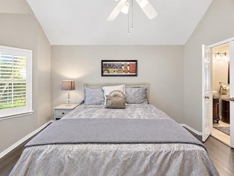 10112 Norman Court, Irving TX 75063 - Photo 9