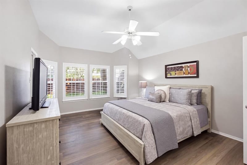 10112 Norman Court, Irving TX 75063 - Photo 8