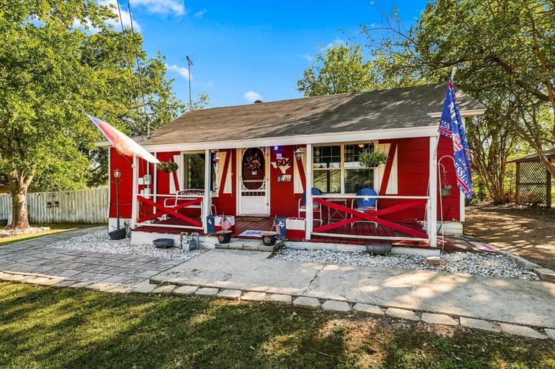 604 E South Street, Whitesboro TX 76273 - Photo 3