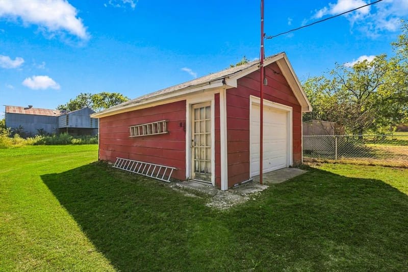 604 E South Street, Whitesboro TX 76273 - Photo 28