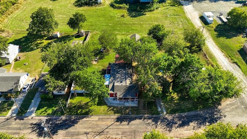 604 E South Street, Whitesboro TX 76273 - Photo 38