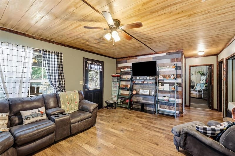 604 E South Street, Whitesboro TX 76273 - Photo 8
