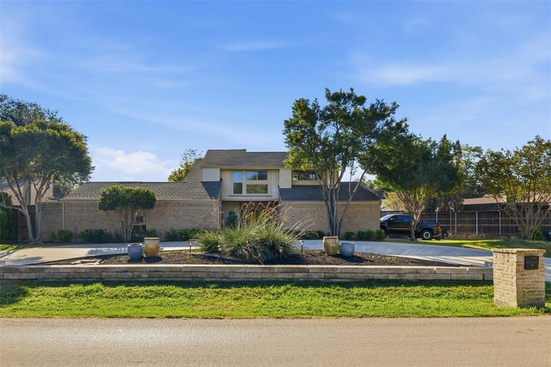 13408 Peyton Drive, Dallas TX 75240 - Photo 2