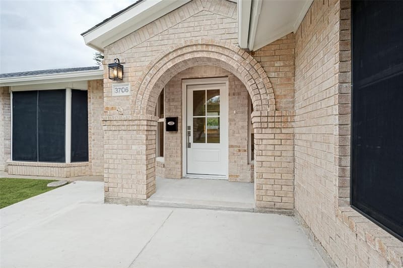 3706 Windsor Street, Irving TX 75062 - Photo 2