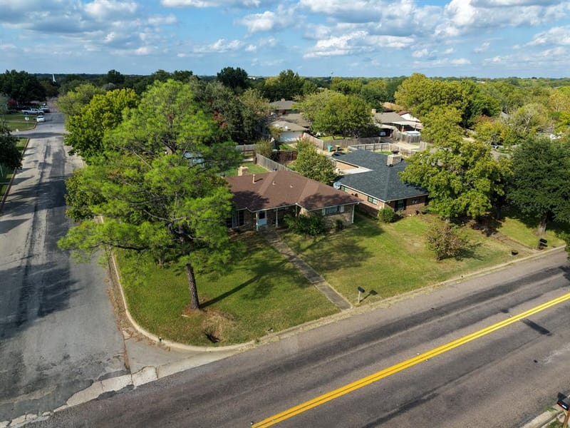 1839 W Taylor Street, Sherman TX 75092 - Photo 2
