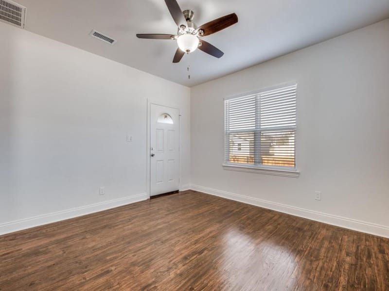 4306 Jamaica Street, Dallas TX 75210 - Photo 3