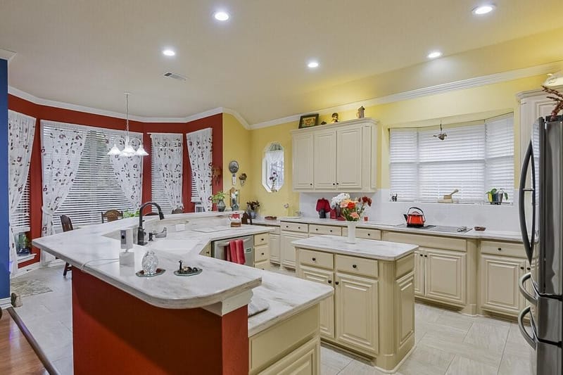 5024 Southpoint Drive, Arlington TX 76017 - Photo 11