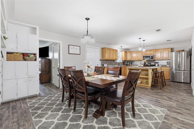 609 W Kilpatrick Avenue, Cleburne TX 76033 - Photo 8