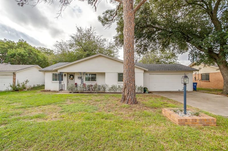 1033 Angela Court, Everman TX 76140 - Photo 2