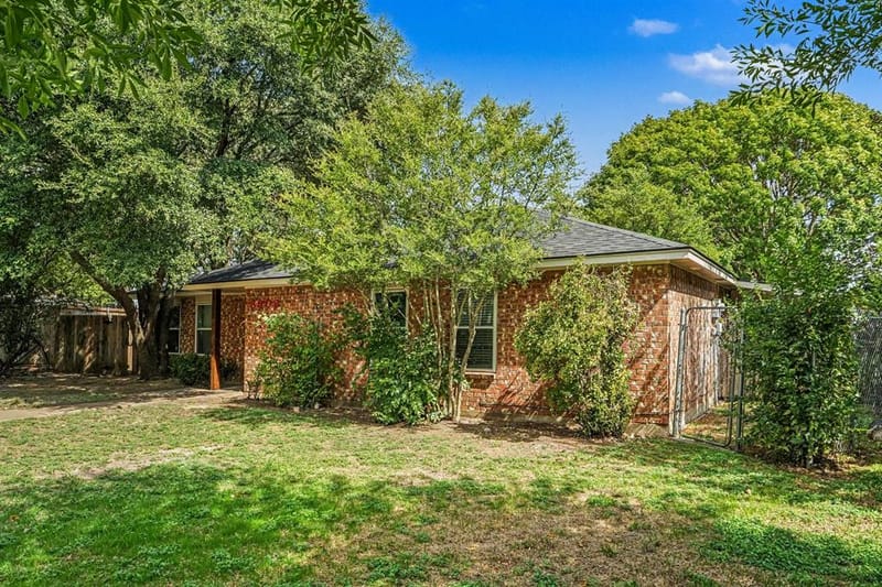 8608 Elderberry Court, Dallas TX 75249 - Photo 39