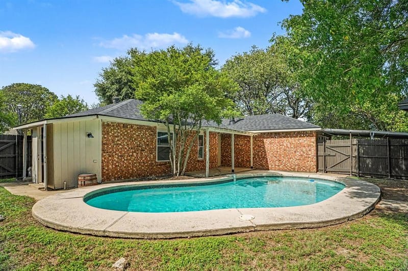8608 Elderberry Court, Dallas TX 75249 - Photo 4