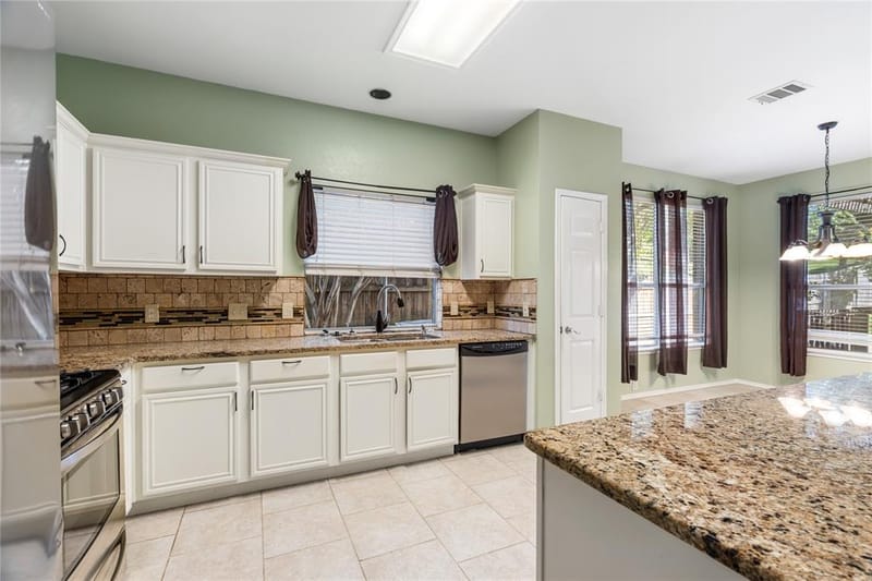 7836 Rushmore Court, Fort Worth TX 76137 - Photo 11