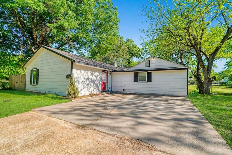 2617 Graham Street, Paris TX 75460