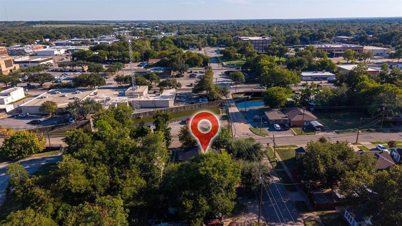 220 W Wardville Street, Cleburne TX 76033 - Photo 28