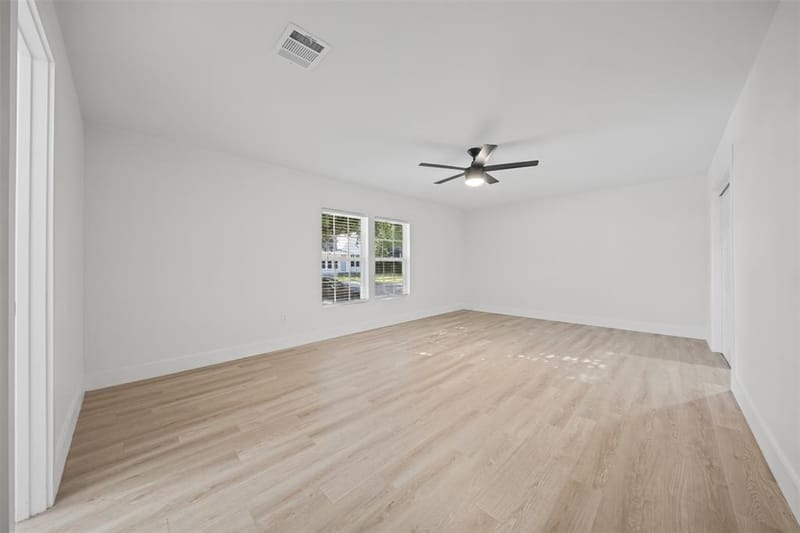 220 W Wardville Street, Cleburne TX 76033 - Photo 14