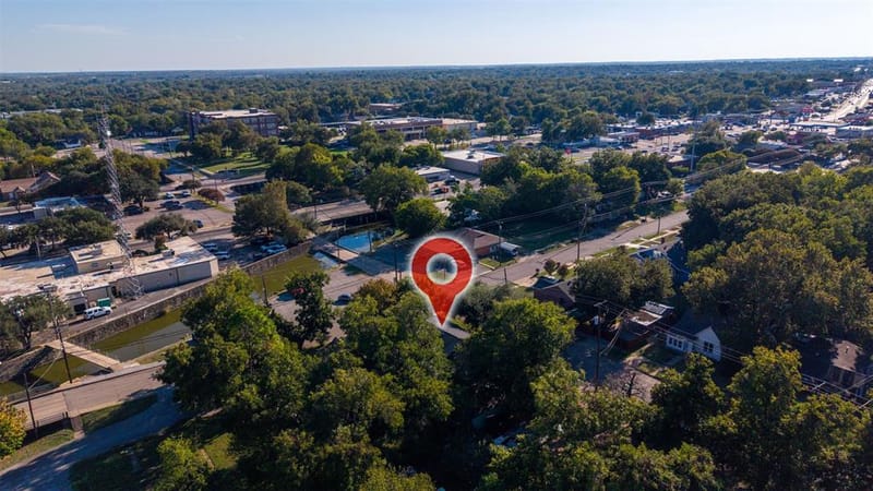 220 W Wardville Street, Cleburne TX 76033 - Photo 31