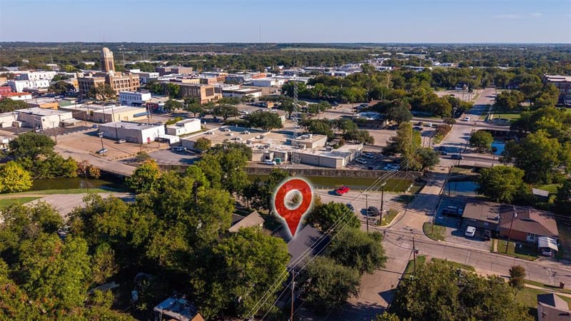 220 W Wardville Street, Cleburne TX 76033 - Photo 29