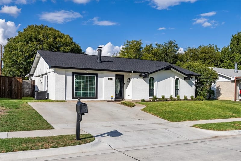 310 Glendale Drive, Grand Prairie TX 75052 - Photo 2
