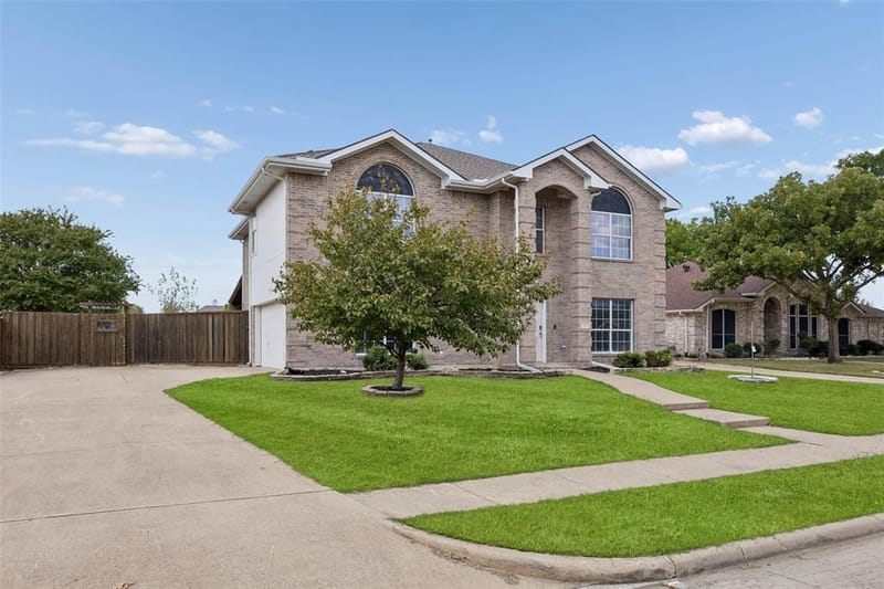 304 Holly Court, Murphy TX 75094 - Photo 3
