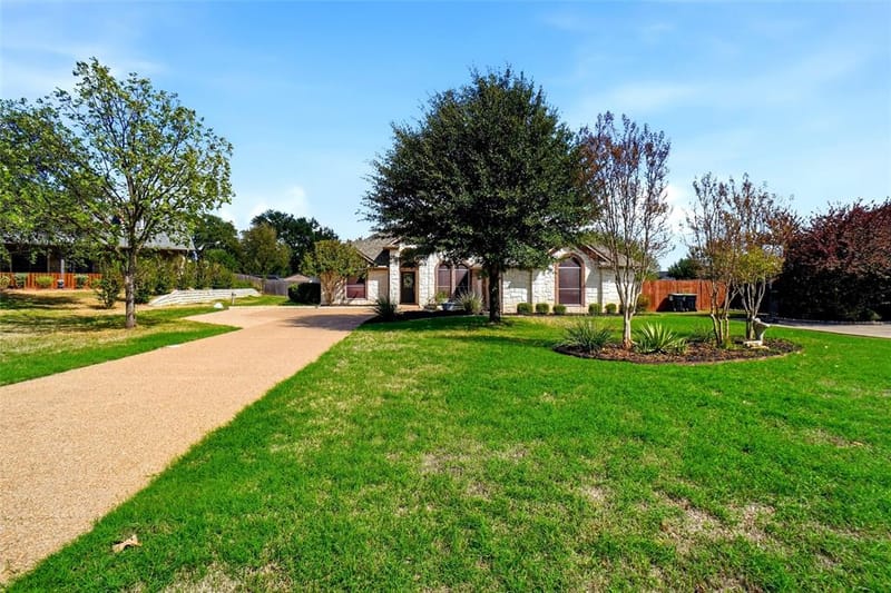 3105 Rim Rock Court, Granbury TX 76049 - Photo 2