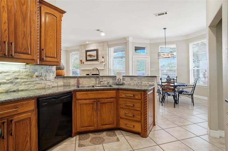 3105 Rim Rock Court, Granbury TX 76049 - Photo 12