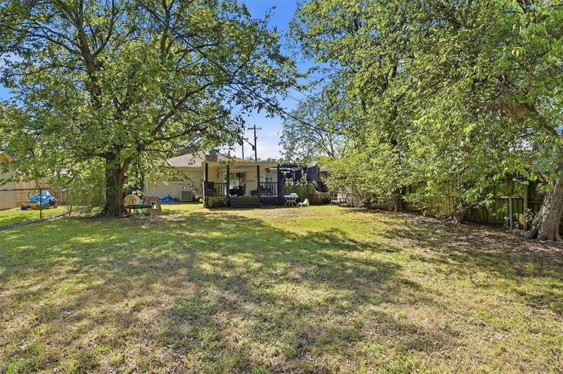 109 Grayson Street, Whitesboro TX 76273 - Photo 24