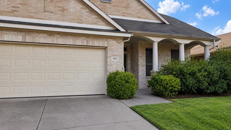 6610 Kinross Drive, Arlington TX 76002 - Photo 4