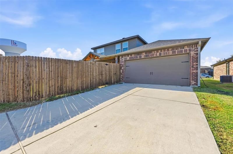 2020 Glen Hollow Drive, Lancaster TX 75134 - Photo 27