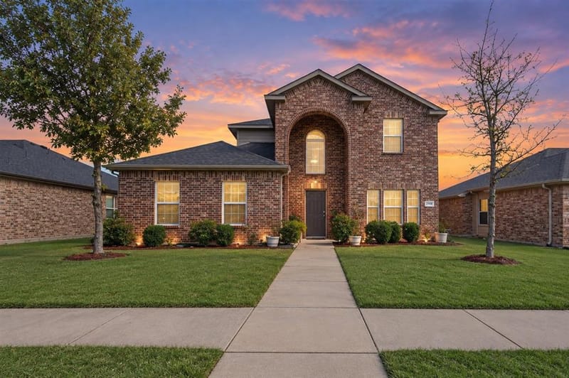 2020 Glen Hollow Drive, Lancaster TX 75134