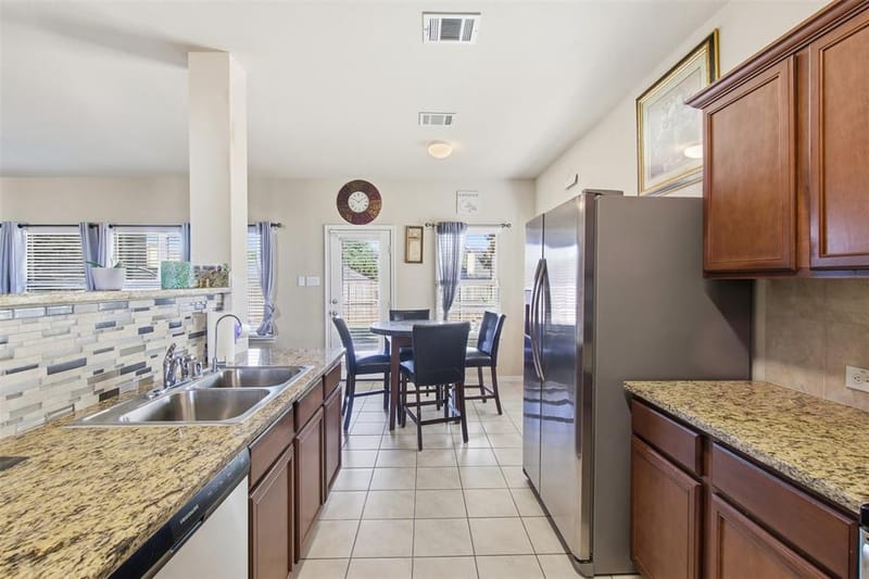 2020 Glen Hollow Drive, Lancaster TX 75134 - Photo 8
