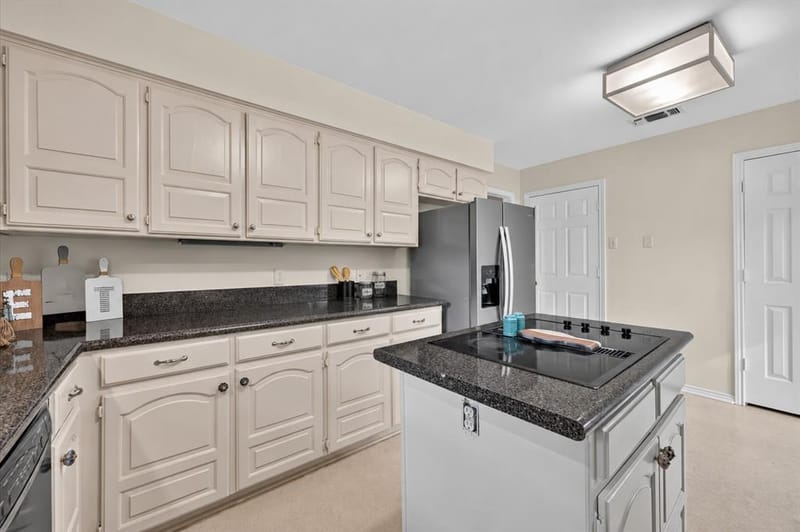 201 Oakhaven Drive, Grand Prairie TX 75050 - Photo 8