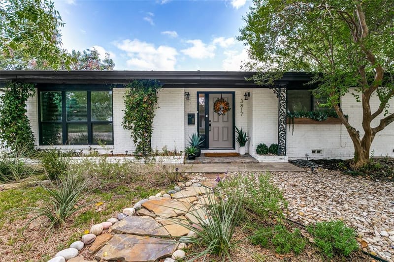 3817 Springbranch Drive, Benbrook TX 76116 - Photo 2