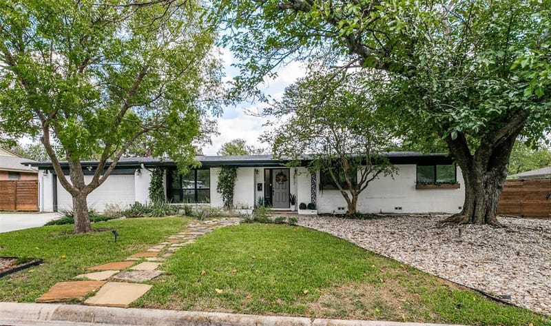 3817 Springbranch Drive, Benbrook TX 76116 - Photo 3