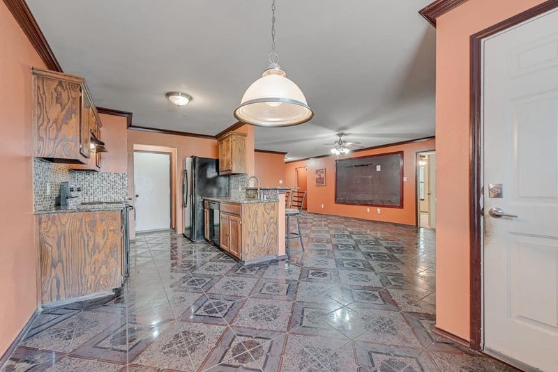 2833 Drycreek Lane, Dallas TX 75237 - Photo 12